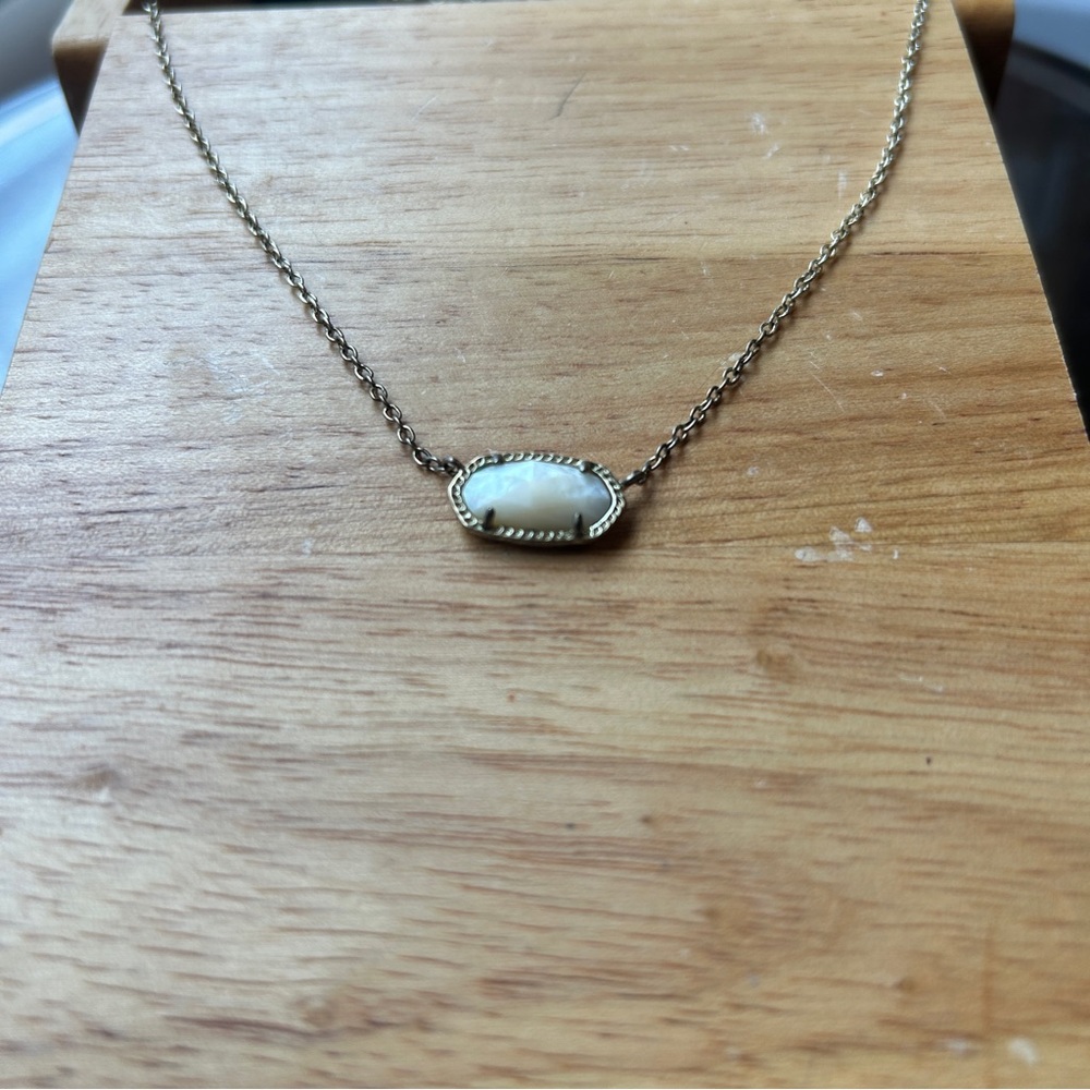 Kendra Scott Pendent Necklace